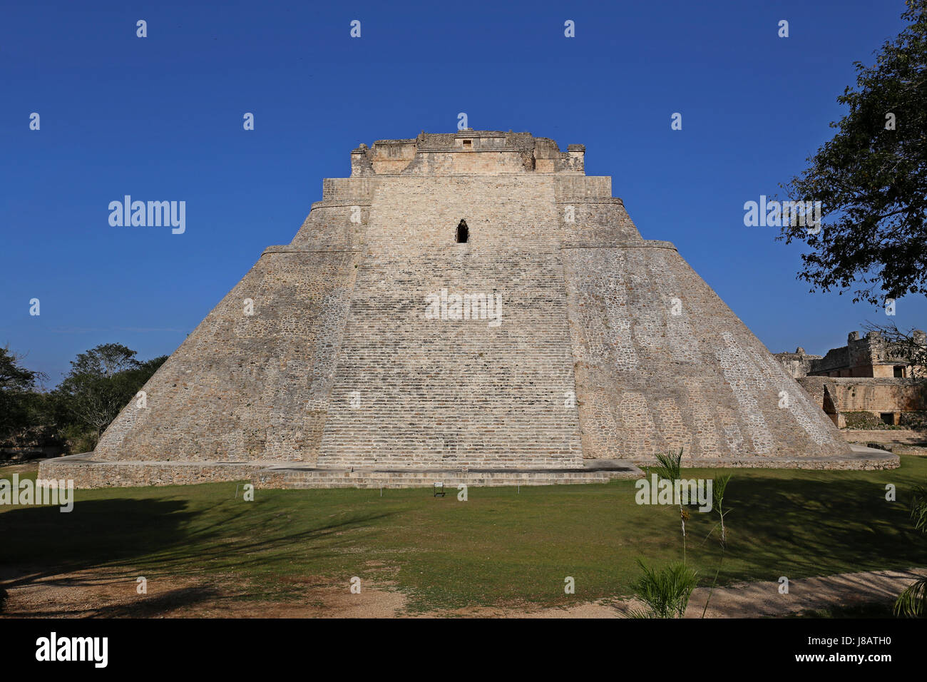 Pirámide del Mago, Uxmal, México Foto de stock