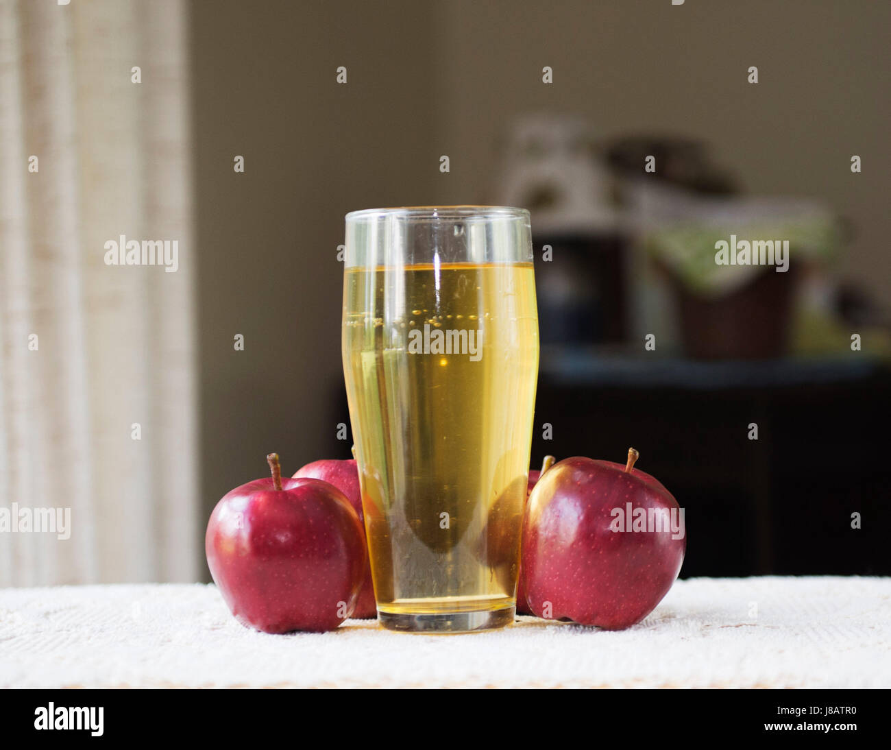 Mayo 27, 2017: manzanas y naranjas. Columbus, Ohio. Brent Clark/Alamy Live News Foto de stock