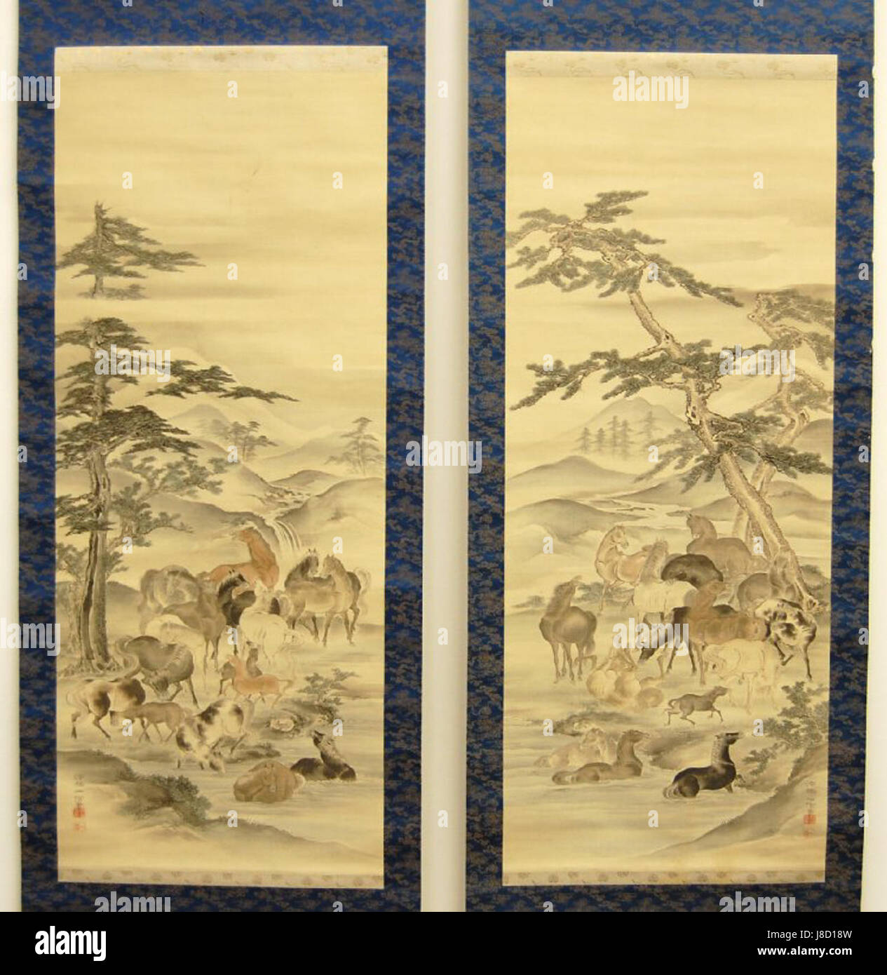 Kano Kazunobu par de pergaminos colgantes, pinturas. Grupo de caballos por la corriente del río. Tinta y colores sobre seda, 1856 62, Museo Británico Foto de stock