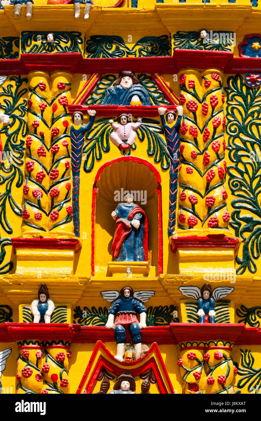 Church of san andres xecul fotografías e imágenes de alta resolución - Alamy