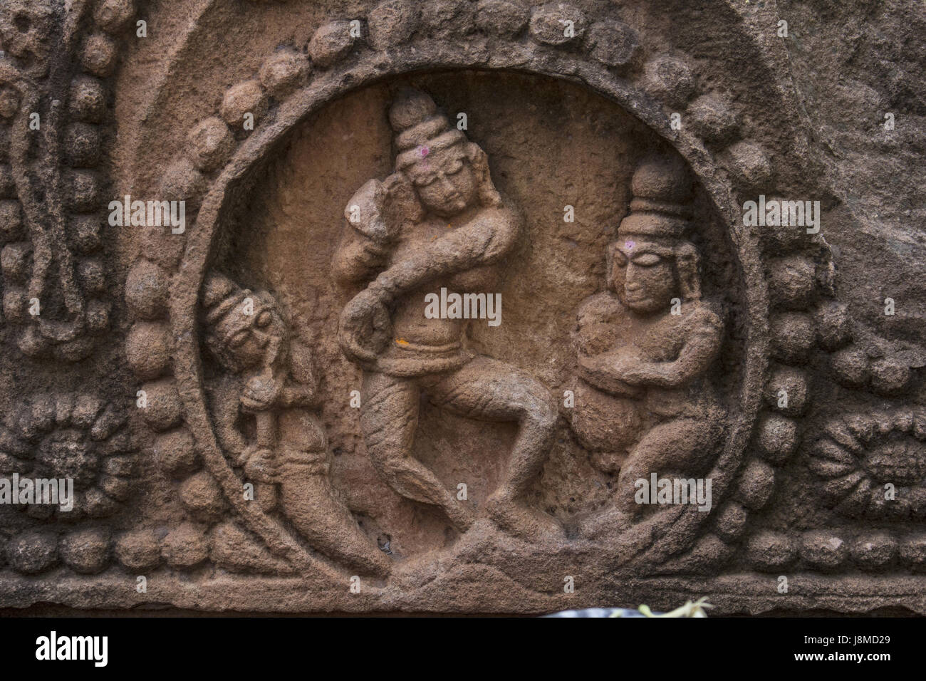 Señor Shiva escultura danza. Templos, Badami Mahakuta, Karnataka. 6º o 7º siglo EC construidos por los primeros reyes de la dinastía Chalukya Foto de stock