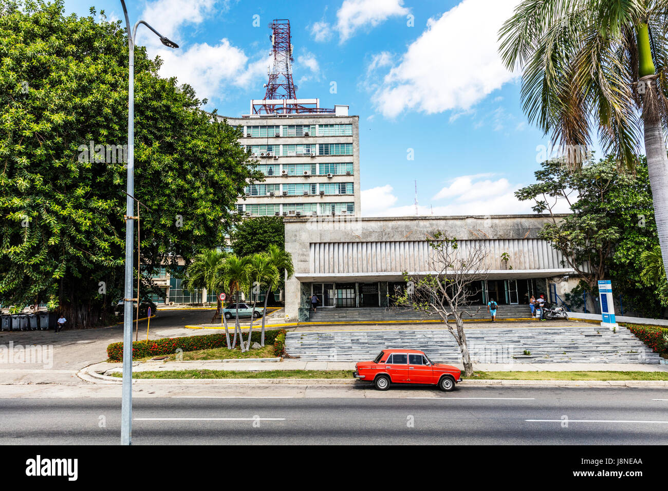 Oficinas De Dhl En La Habana Cuba Cuban Post Office Fotos e Imágenes de stock - Alamy