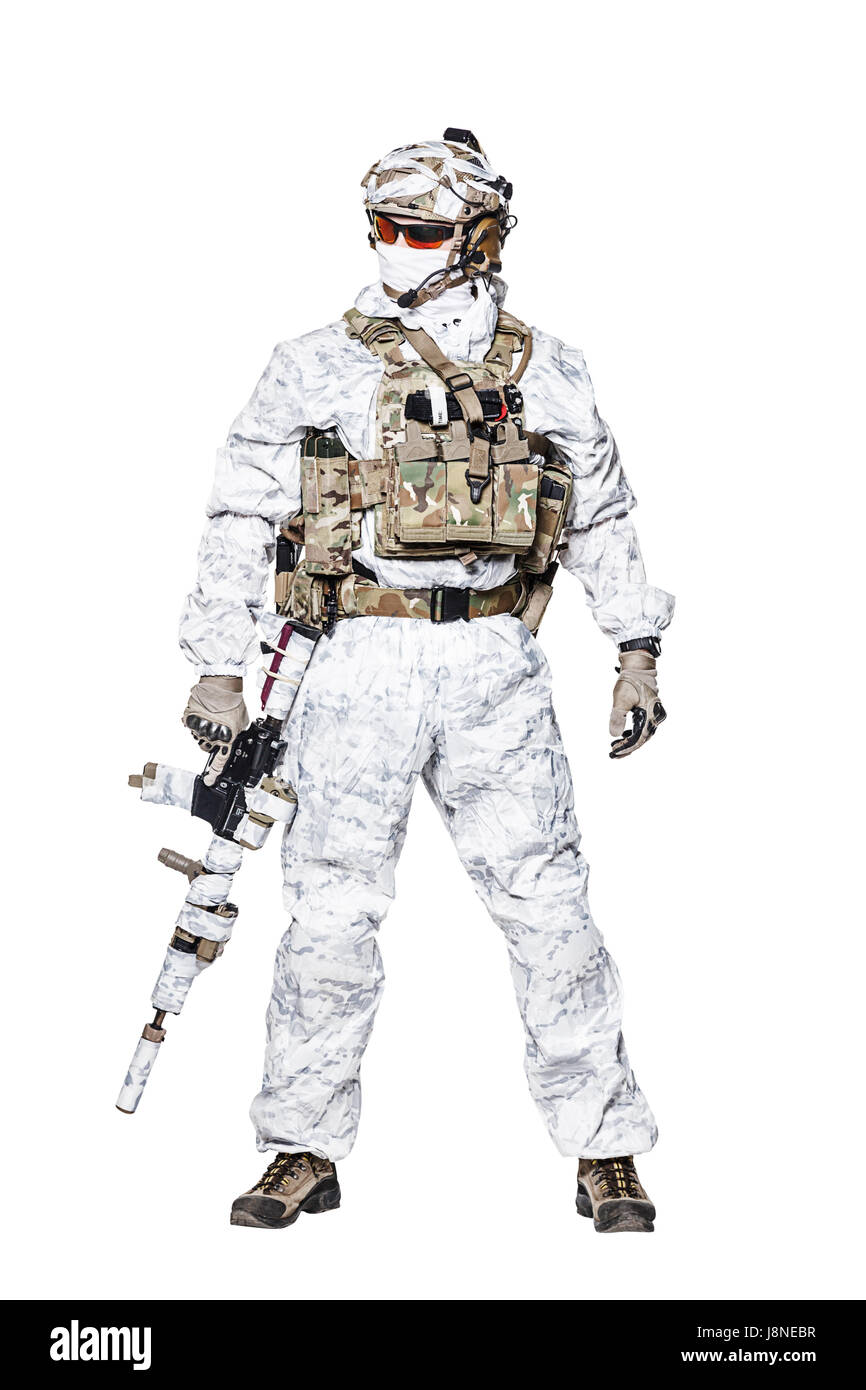 Operador de las fuerzas especiales en ropa de camuflaje de invierno  Fotografía de stock - Alamy