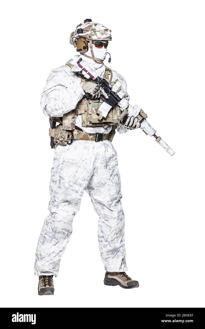 Operador de fuerzas especiales en ropa de camuflaje de invierno - foto de  stock | Crushpixel
