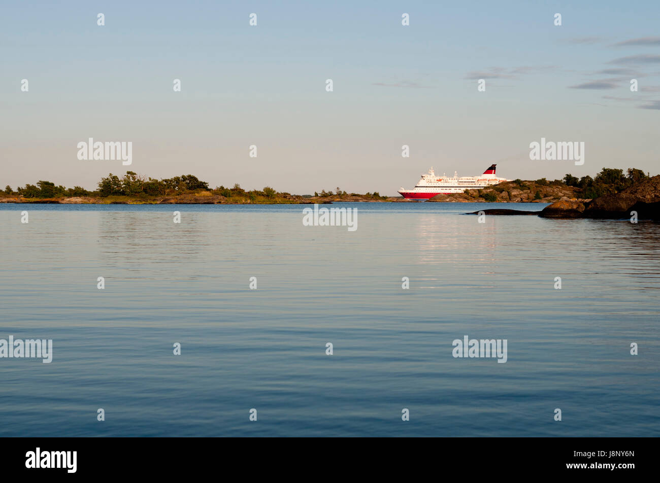 Ferry ship al atardecer Foto de stock