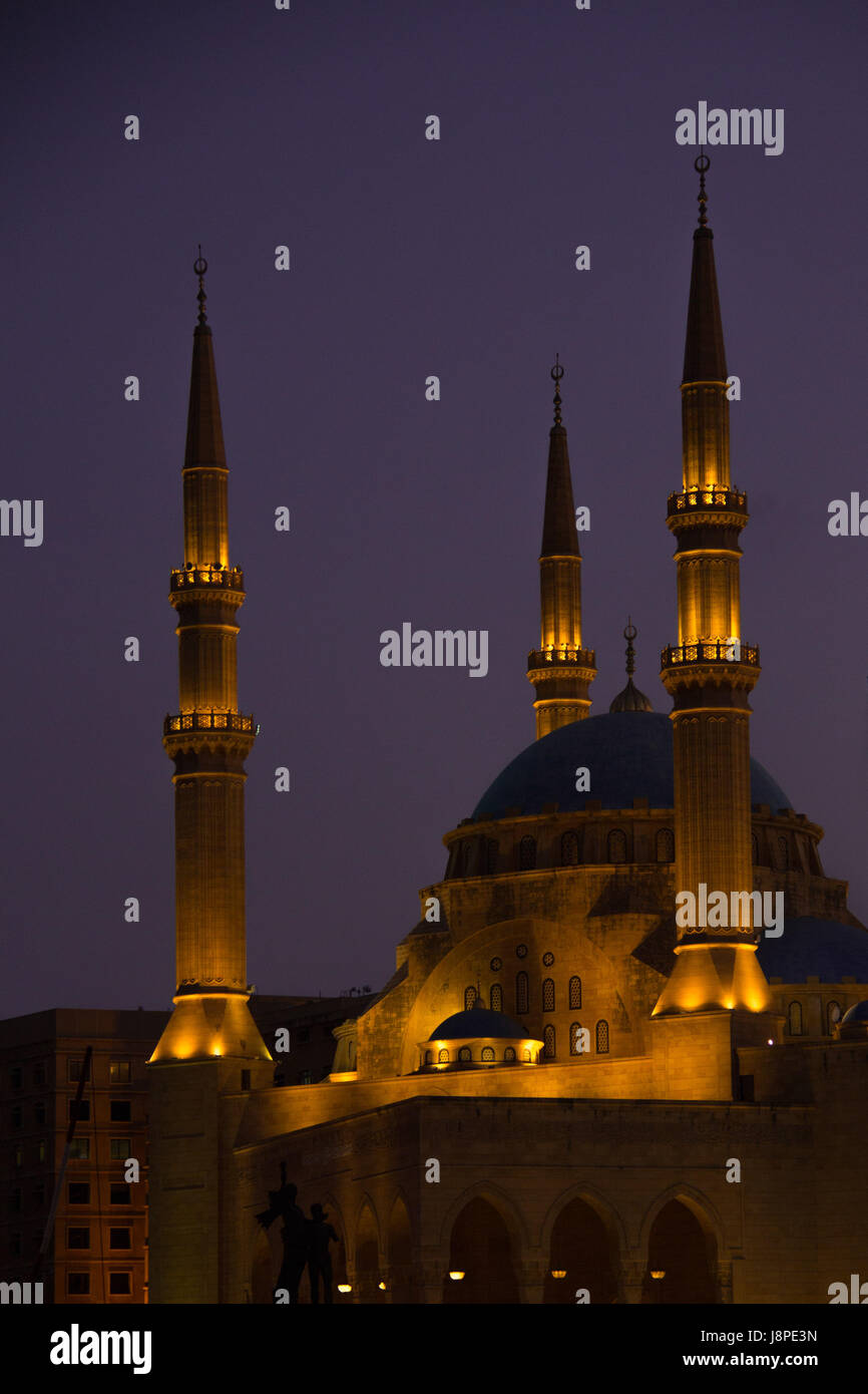 Mohammad Al Amin mezquita en la noche, Beirut Foto de stock