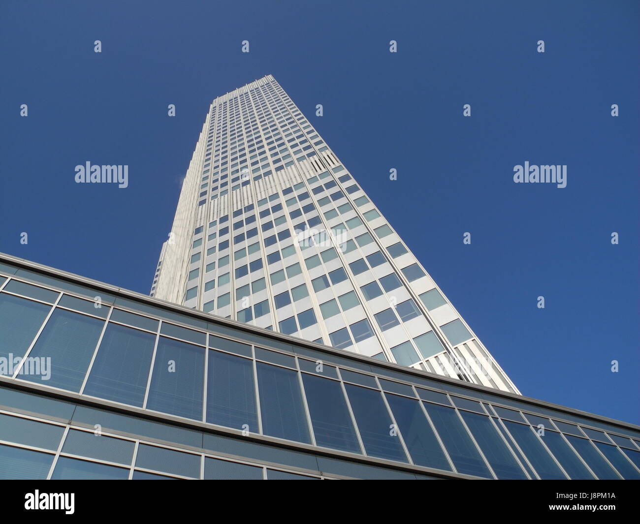 Banco, institución de crédito, una casa, un edificio de varias plantas, edificio multistorey Foto de stock