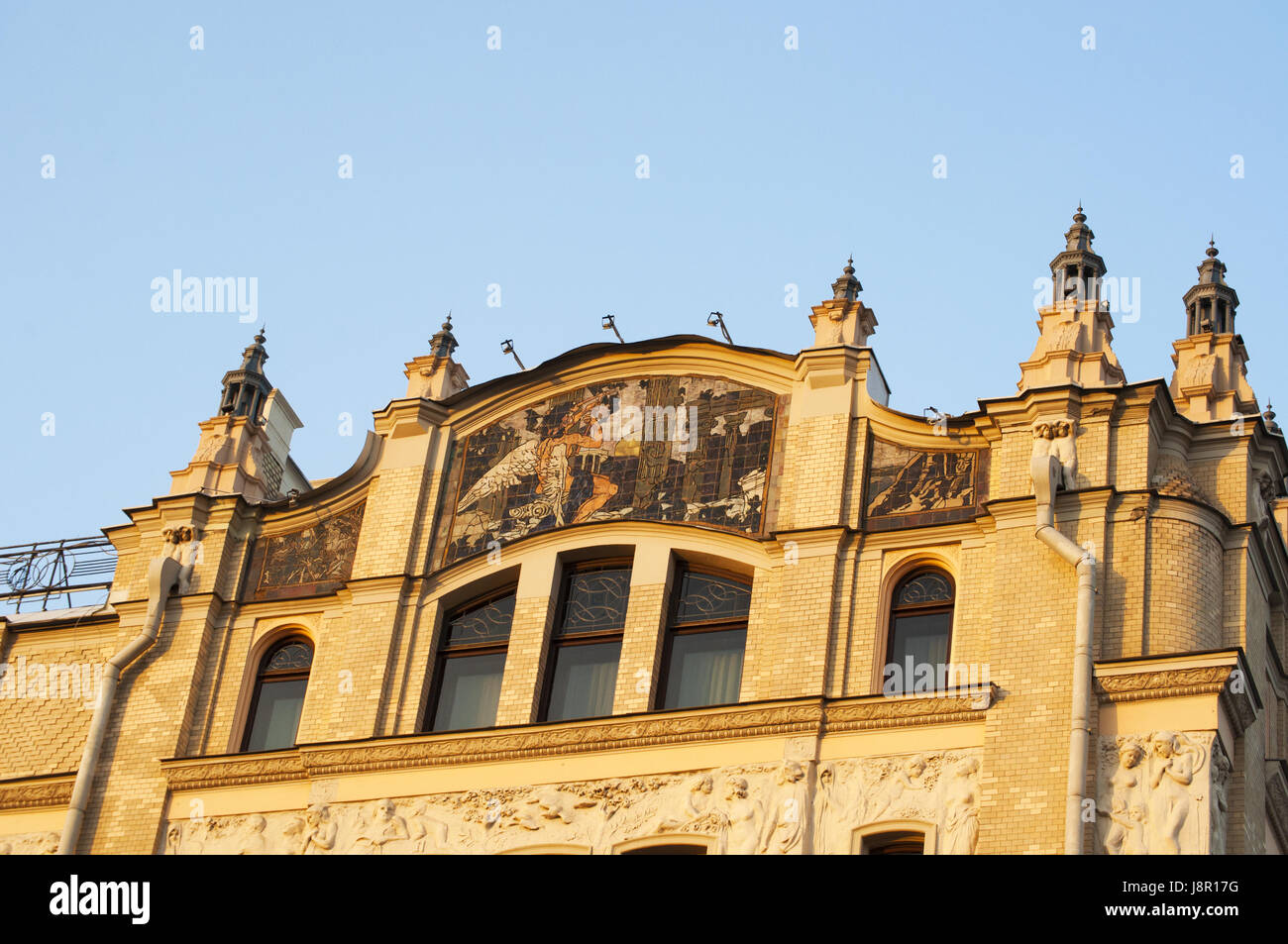 Moscú, Rusia: detalles arquitectónicos del Hotel Metropol, un histórico hotel en Moscú construido en 1899-1907 en estilo Art Nouveau. Foto de stock