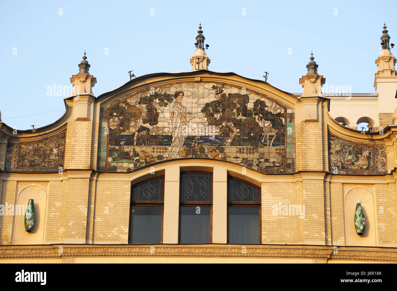 Moscú, Rusia: detalles arquitectónicos del Hotel Metropol, un histórico hotel en Moscú construido en 1899-1907 en estilo Art Nouveau. Foto de stock