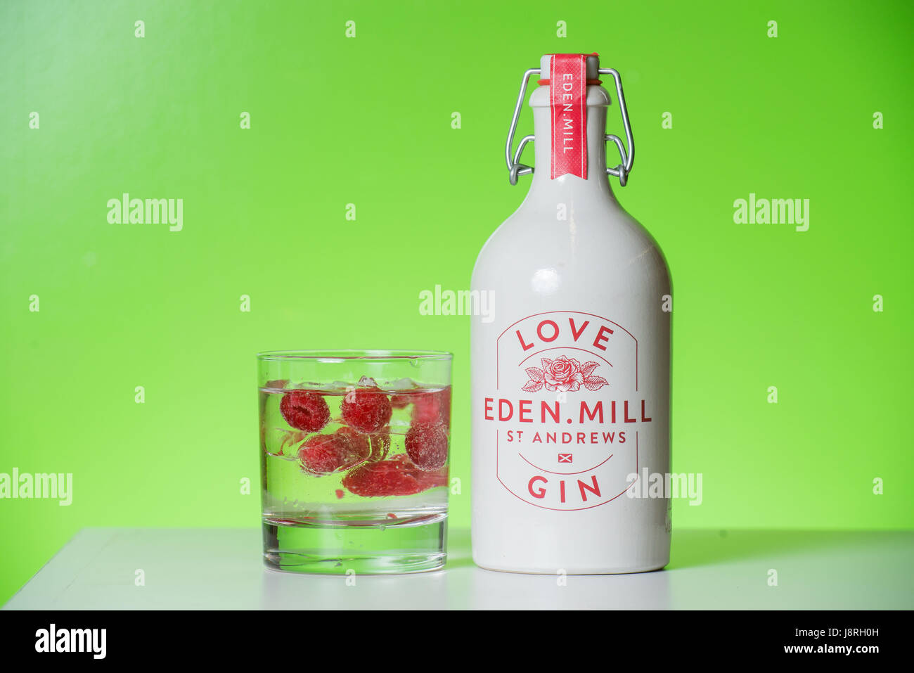 Molino de ginebra fotografías e imágenes de alta resolución Alamy