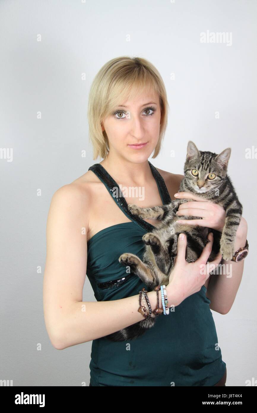 La mujer de los gatos fotografías e imágenes de alta resolución - Página 2  - Alamy