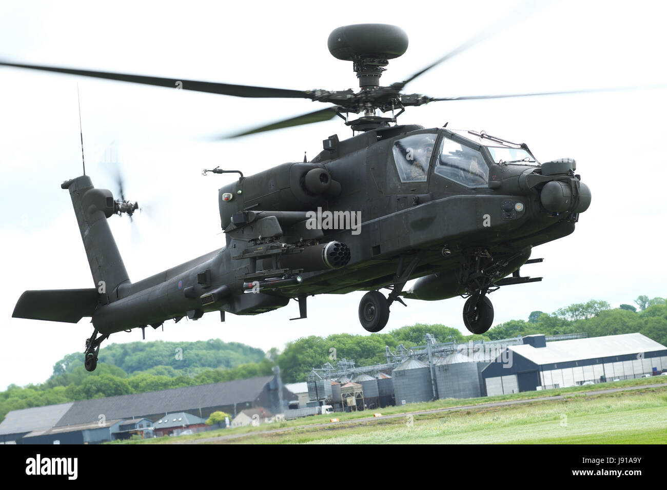 Army Air Corps helicópteros de ataque Apache AH-64 despegando UK Foto de stock