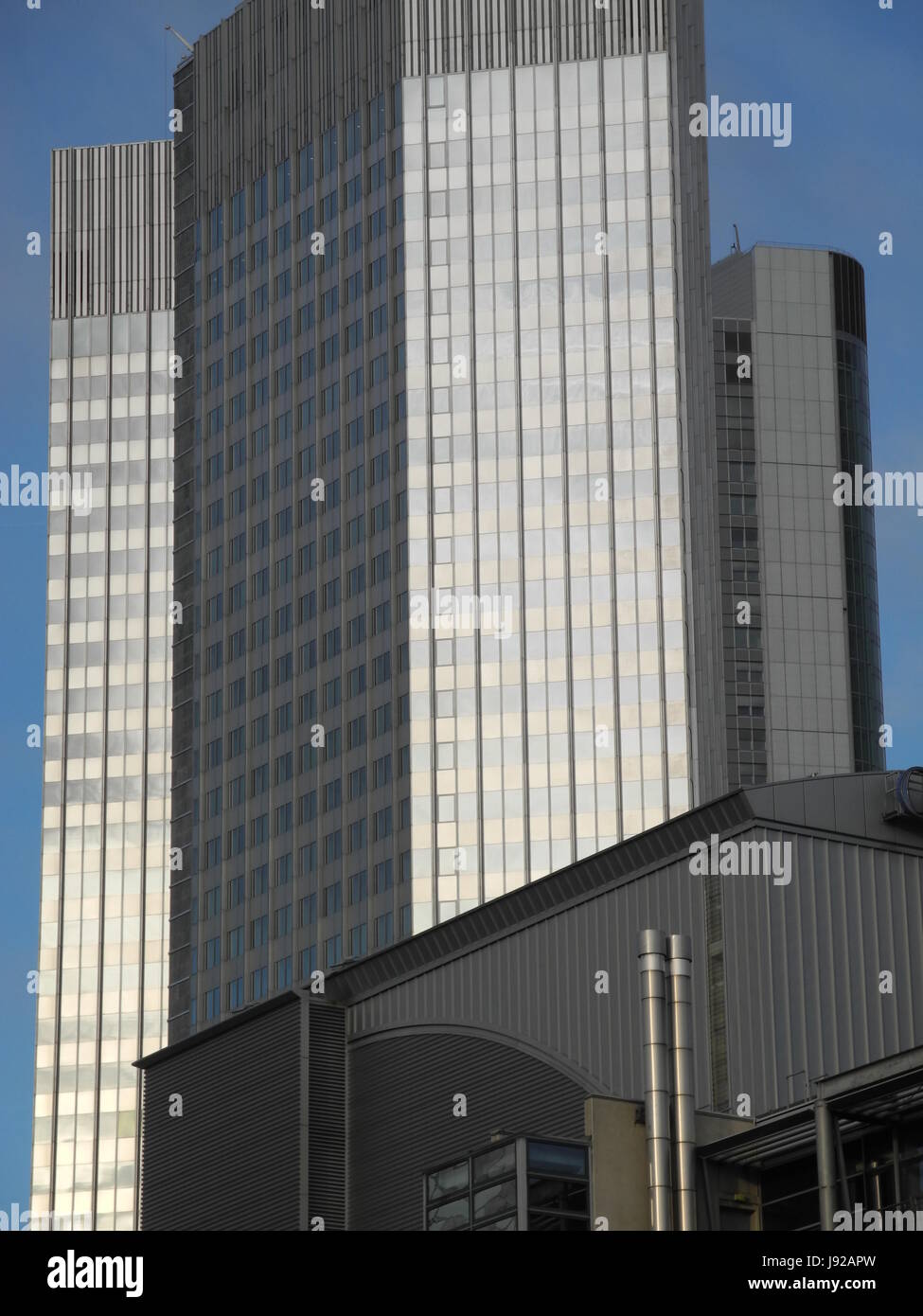 Banco, institución de crédito, una casa, un edificio de varias plantas, edificio multistorey Foto de stock