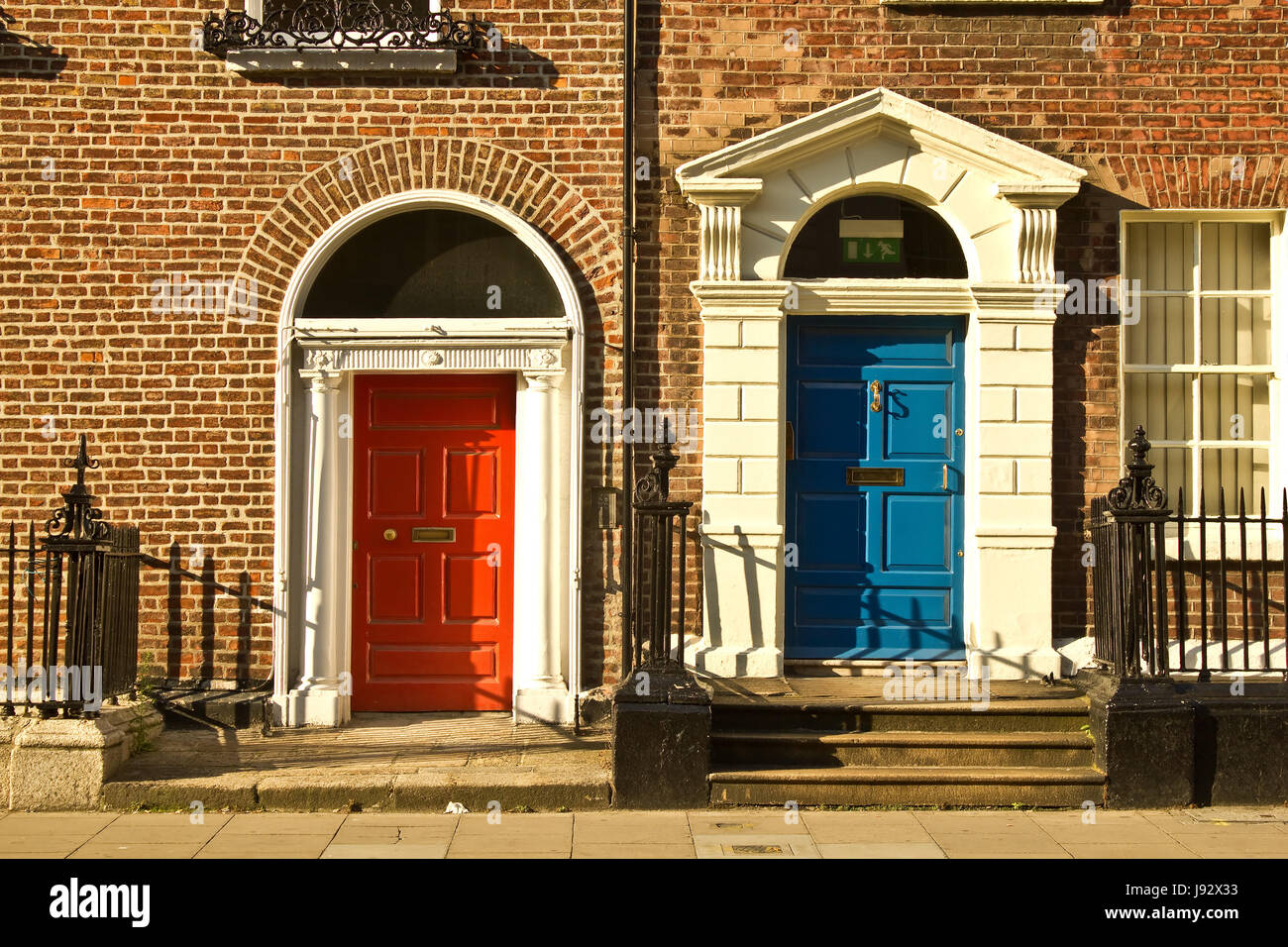 Puertas coloridas en Dublín, Irlanda Foto de stock