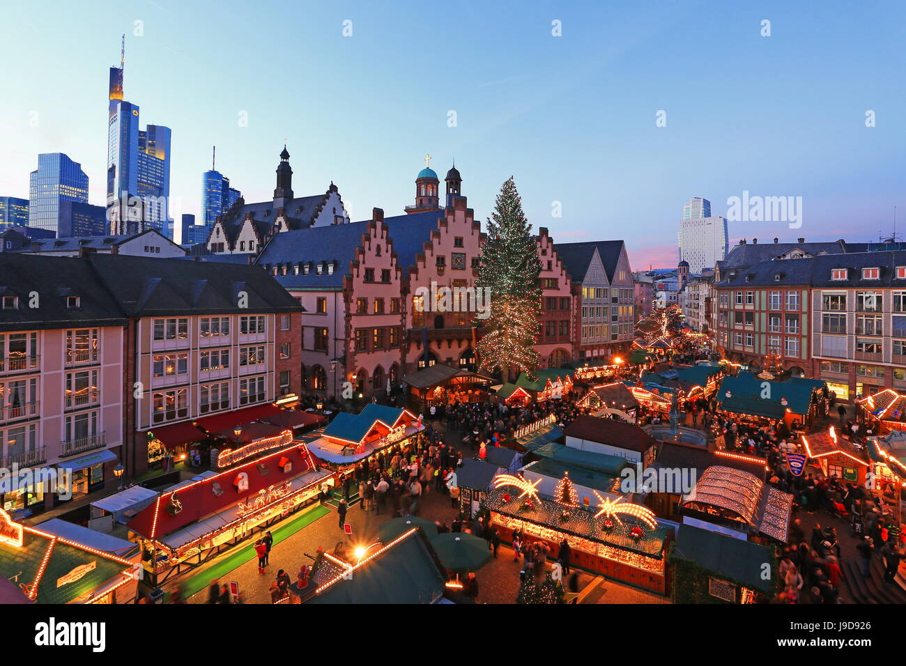 Feria de Navidad en la Plaza Roemerberg, Frankfurt am Main, Hesse, Alemania, Europa Foto de stock