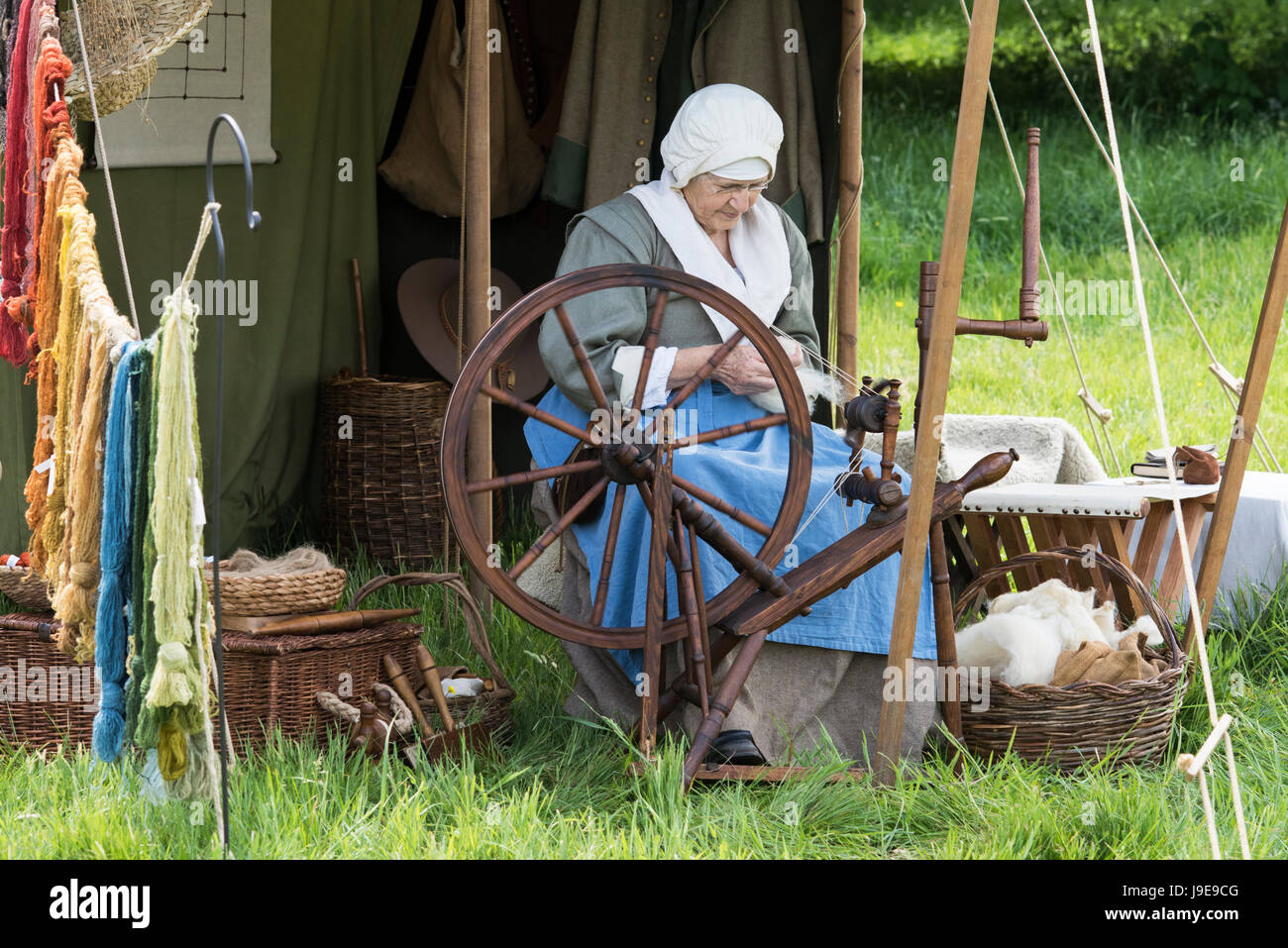 limpiar Ardiente Hazme Hilado de hilo fotografías e imágenes de alta resolución - Alamy