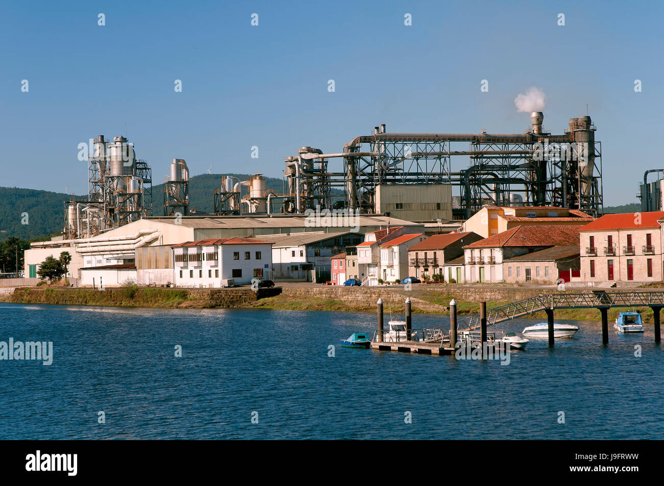 La industria maderera y el río Ulla, Padron, provincia de La Coruña, en la región de Galicia, España, Europa Foto de stock