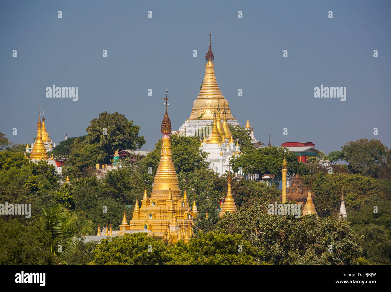 Myanmar, la ciudad de Sagaing, la colina de Sagaing, cerca de Mandalay Foto de stock