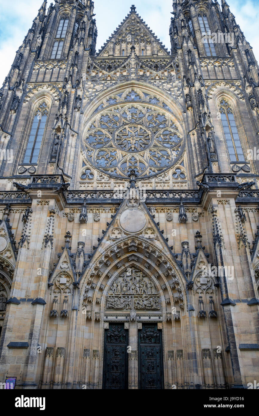 La Catedral de San Vito en El Castillo de Praga, Praga, República Checa Foto de stock