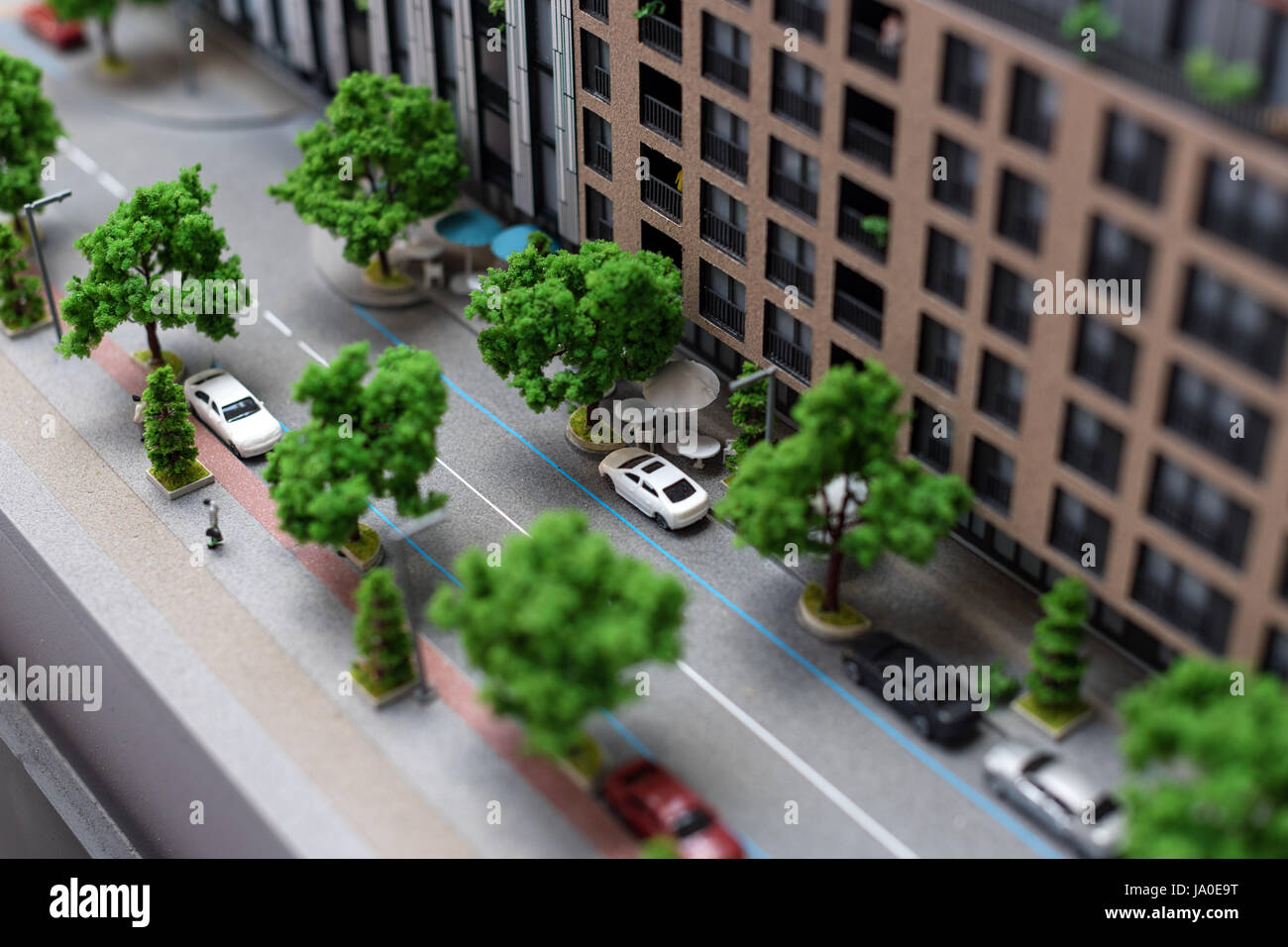 Maqueta de juguete en miniatura, edificios, vehículos y personas. Maqueta  de la ciudad Fotografía de stock - Alamy