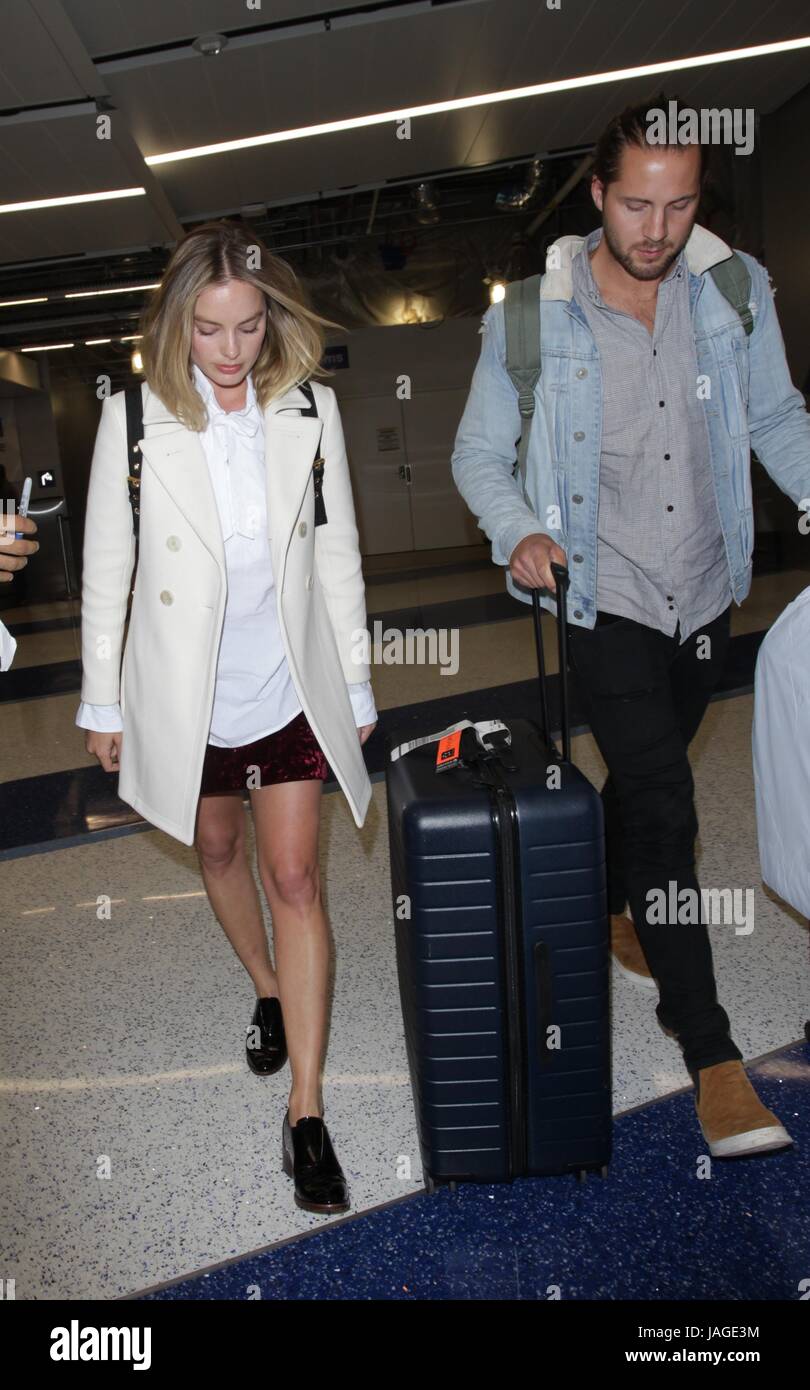 Margot Robbie llega al Aeropuerto Internacional de Los Ángeles (LAX) con Tom  Ackerley Featuring: Margot Robbie, Tom Ackerley donde: Los Angeles,  California, Estados Unidos Cuándo: 26 Apr 2017 Crédito: WENN.com Fotografía  de