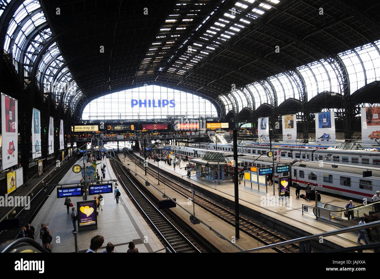 Alemania,Hamburgo,estación central estación,salón,viajeros,Ciudad