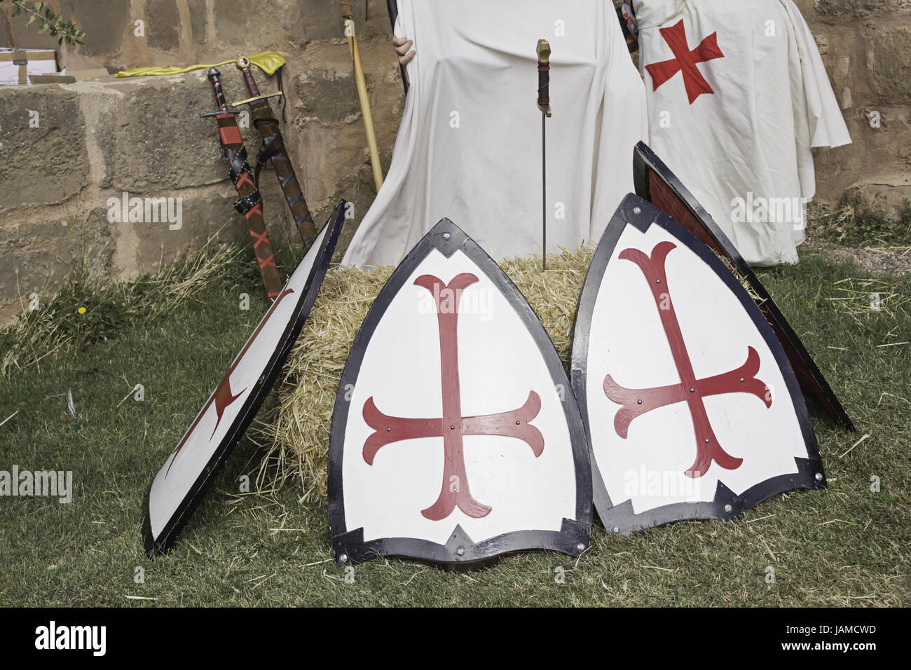 Barón sensibilidad septiembre Caballeros Templarios en uniformes y escudos, celebraciones y eventos  Fotografía de stock - Alamy