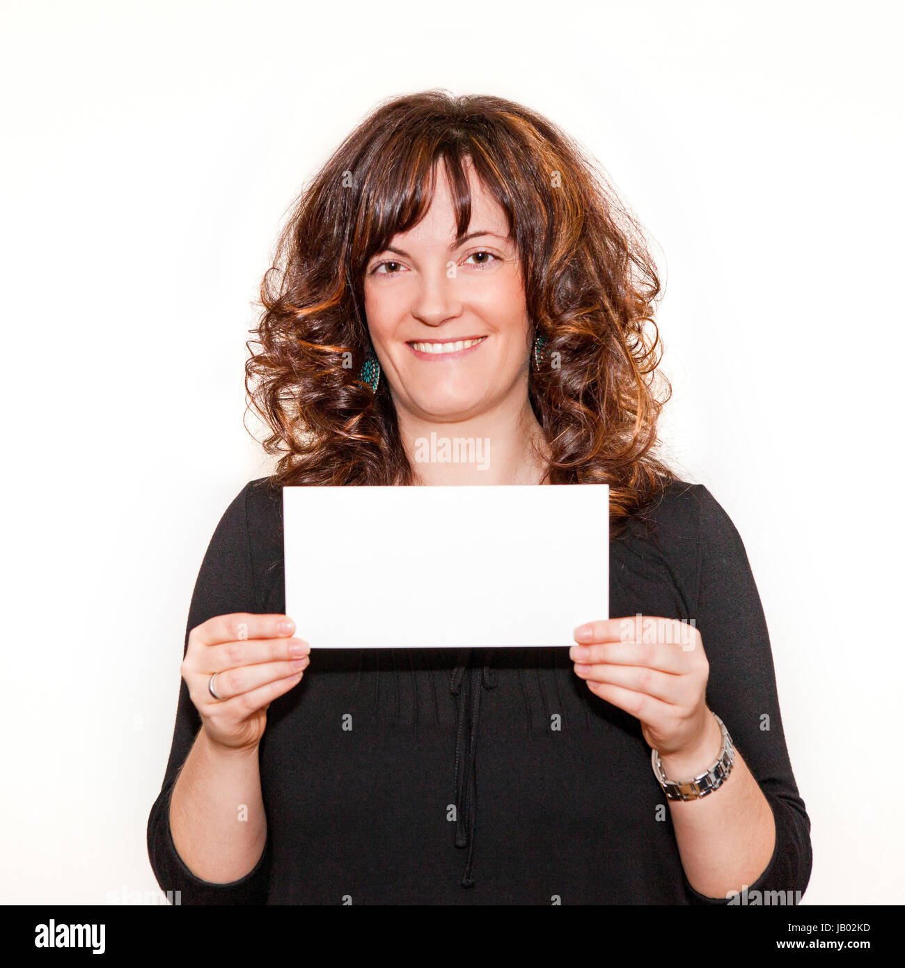 Frau hält Werbeschild Lächelnde Foto de stock