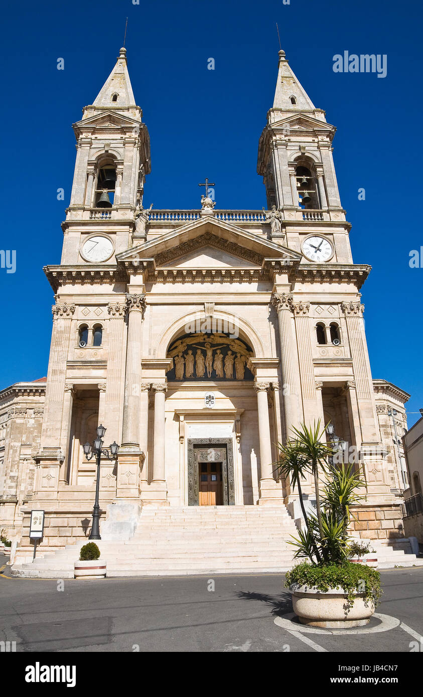 Basílica de los Santos Cosme y Damián. Alberobello. Puglia. Italia