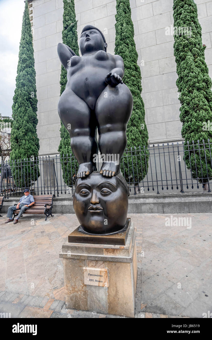Fernando Botero la escultura en la Plaza de Botero, Medellín, Colombia Foto de stock