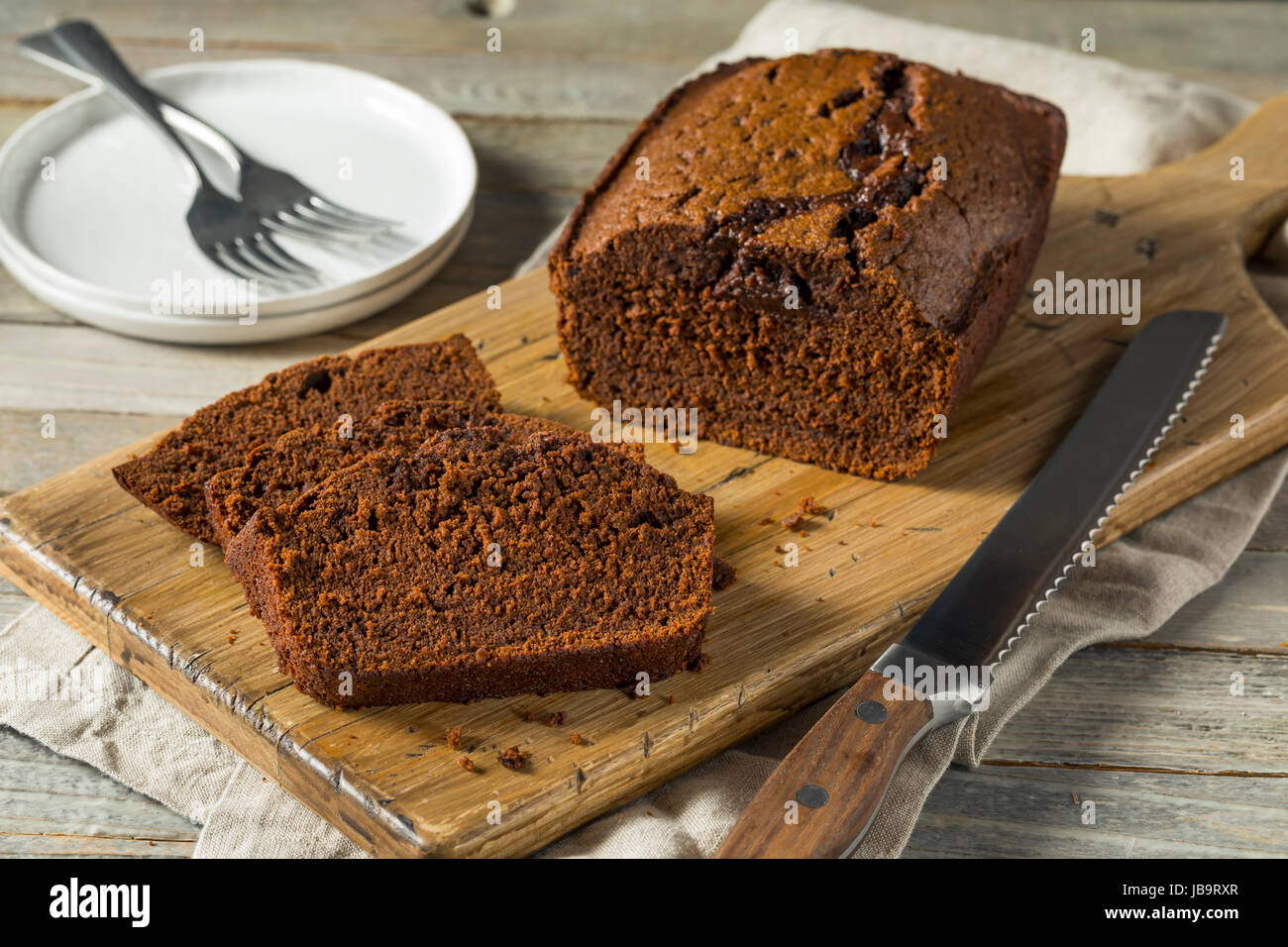 Dulce de chocolate caseras torta de pan cortado en rodajas Foto de stock