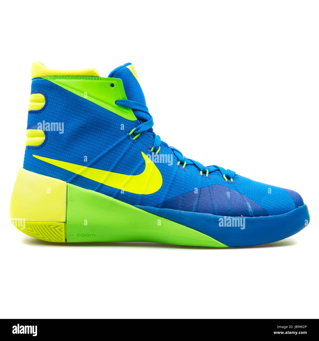 Residente Irónico Misericordioso Nike Hyperdunk 2015 (GS) azul, verde y amarillo zapatillas de baloncesto de  la Juventud - 759974-473 Fotografía de stock - Alamy