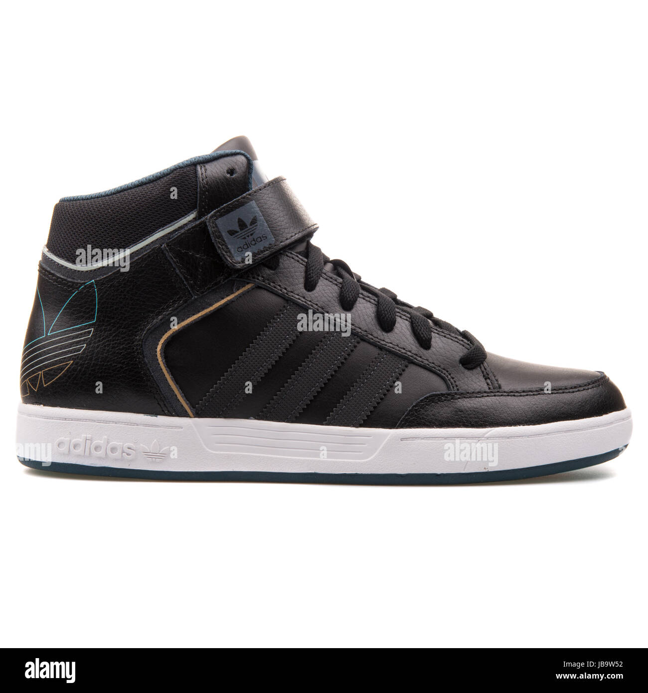 Adidas Varial mediados de cuero negro zapatillas de baloncesto masculino -  D68664 Fotografía de stock - Alamy