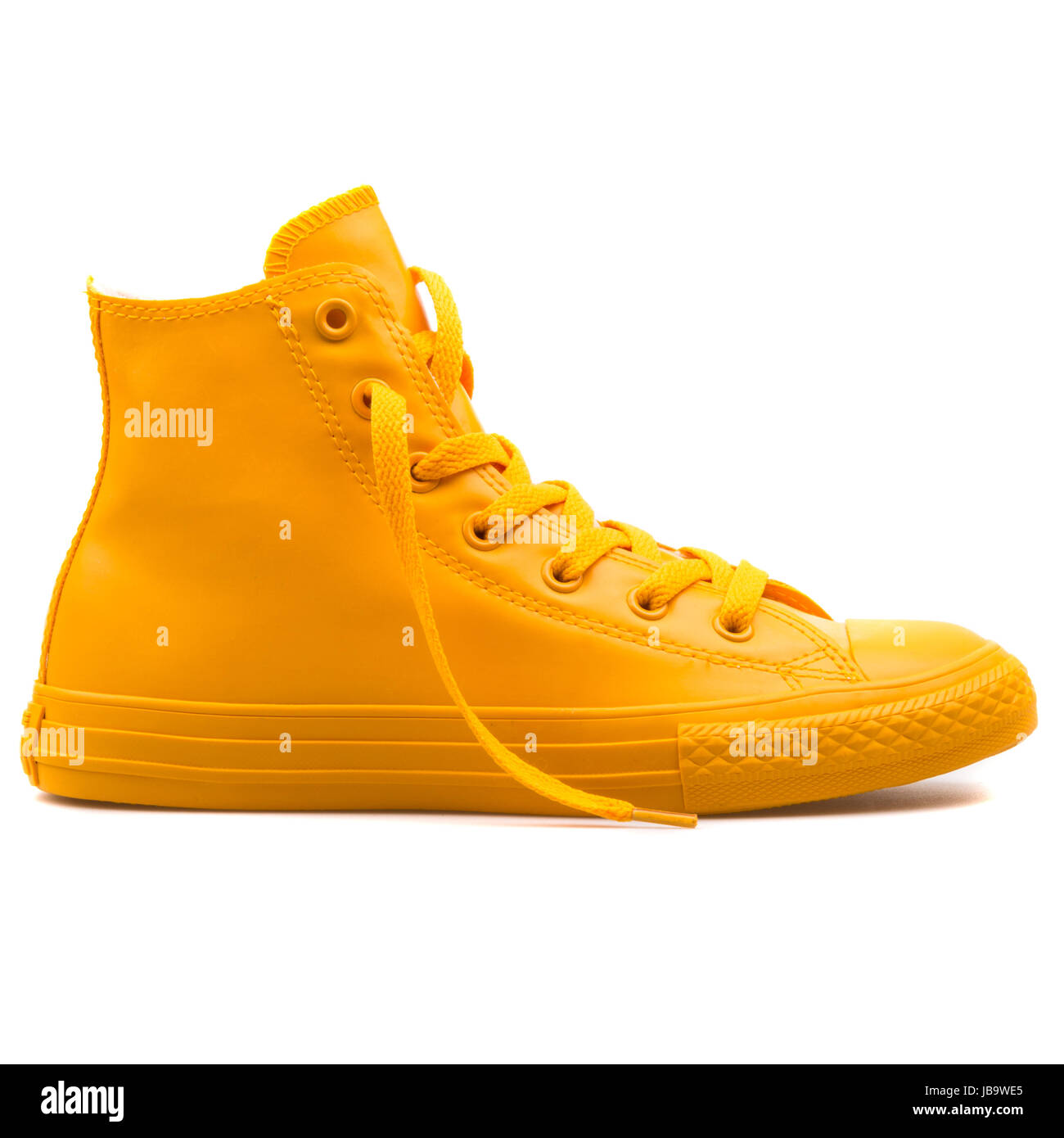 Converse Chuck Taylor All Star Hi amarillo miel silvestre Youth's Shoes -  344747C Fotografía de stock - Alamy