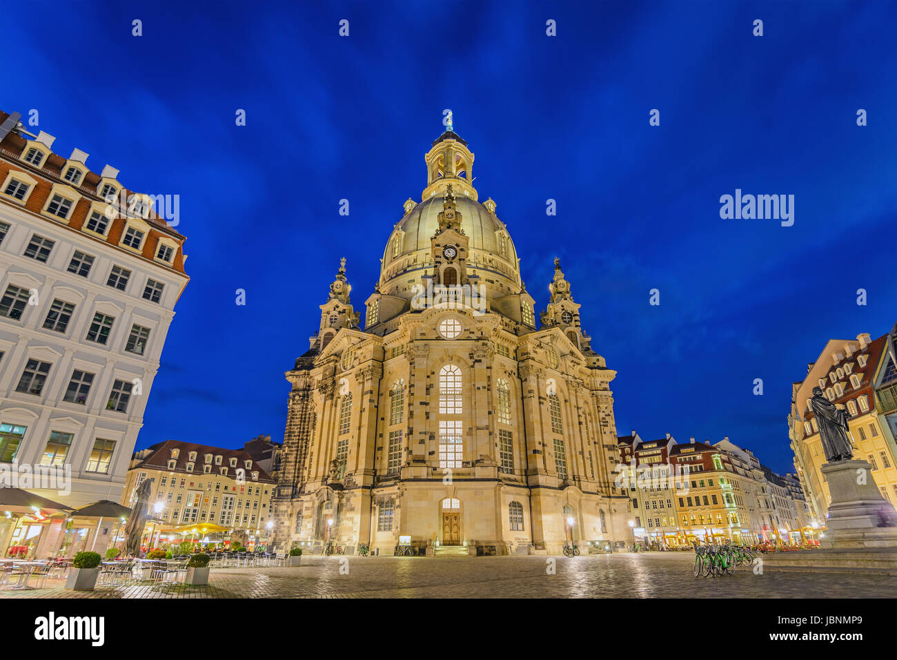Dresden Frauenkirche (Iglesia de Nuestra Señora) en la noche, Dresden, Alemania Foto de stock