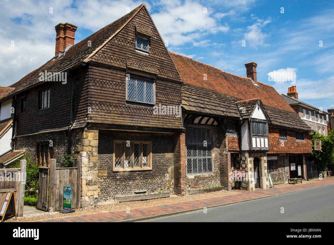 LEWES, Reino Unido - 31 DE MAYO DE 2017: El histórico Anne de Cleves House en la ciudad de Lewes, en East Sussex, UK, el 31 de mayo de 2017. Foto de stock