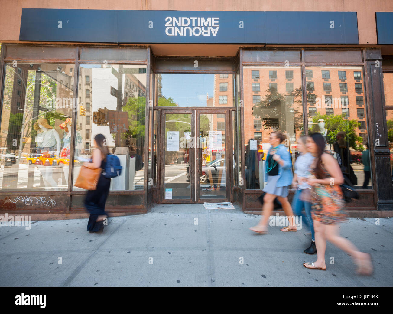 Una segunda vez cerradas alrededor de envío tienda en el barrio de Soho