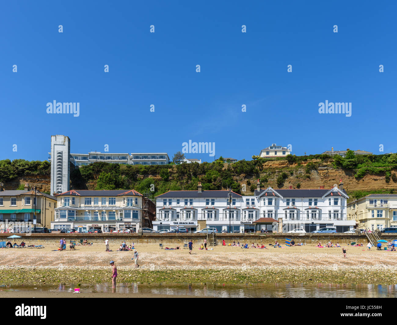 Shanklin beach, Esplanade, Cliff levantar, en la Isla de Wight, REINO UNIDO Foto de stock