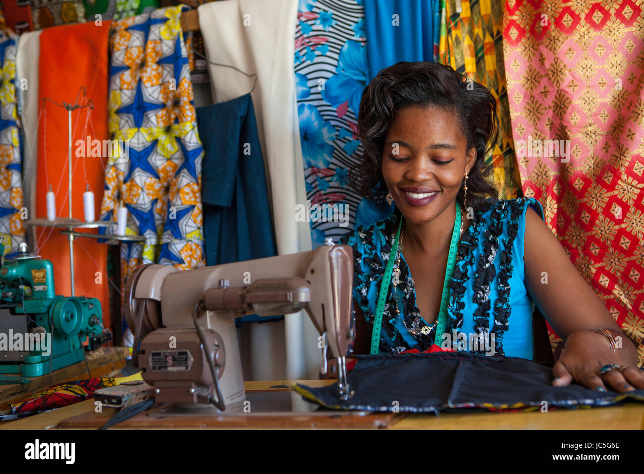 Mujeres tailor, Tanzania, África Foto de stock