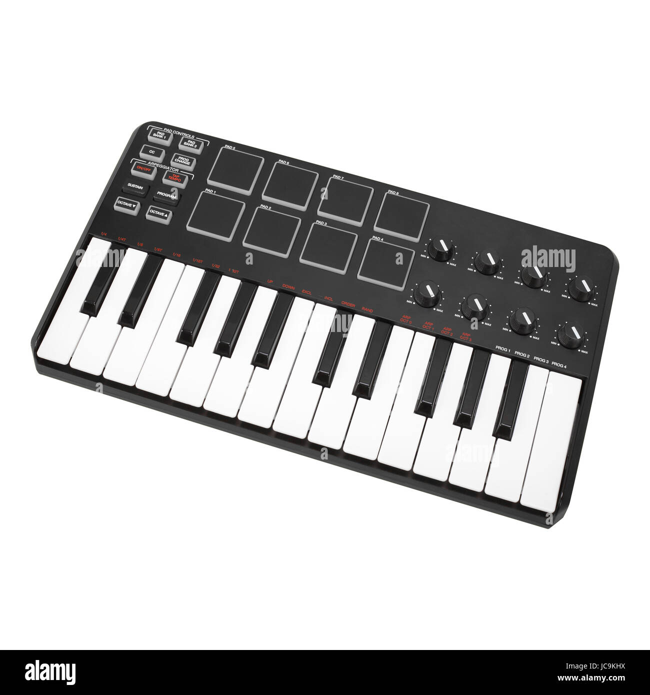 Instrumentos musicales MIDI Sloseup teclado de piano. Se encuentra aislado  en un fondo blanco Fotografía de stock - Alamy
