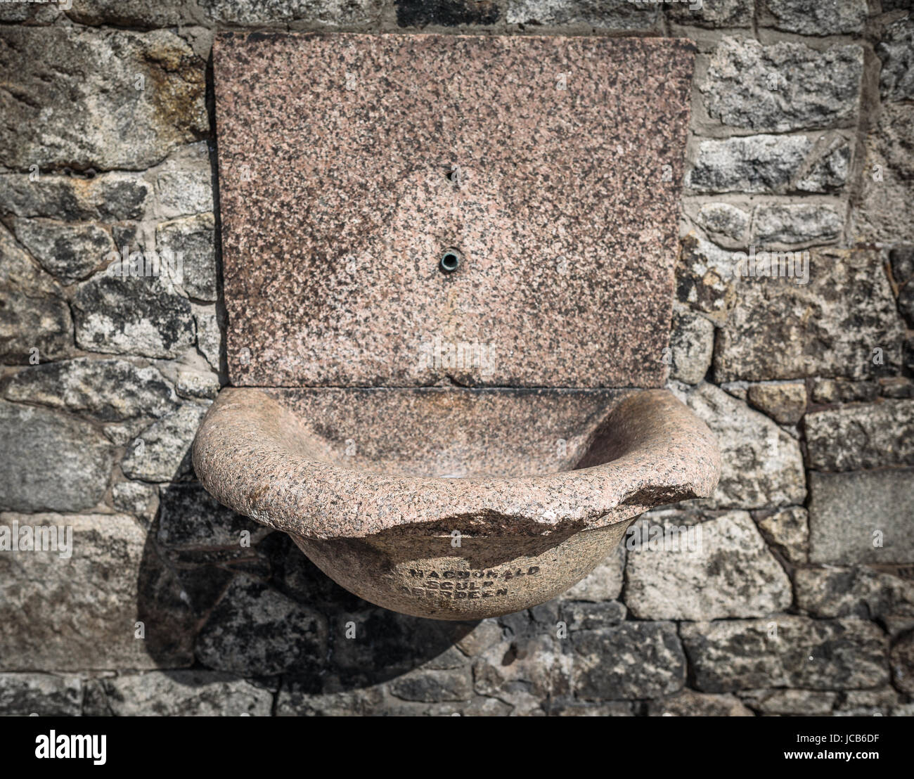 Los restos de una antigua fuente de agua potable Victoriano diseñado por Alexander MacDonald. Foto de stock