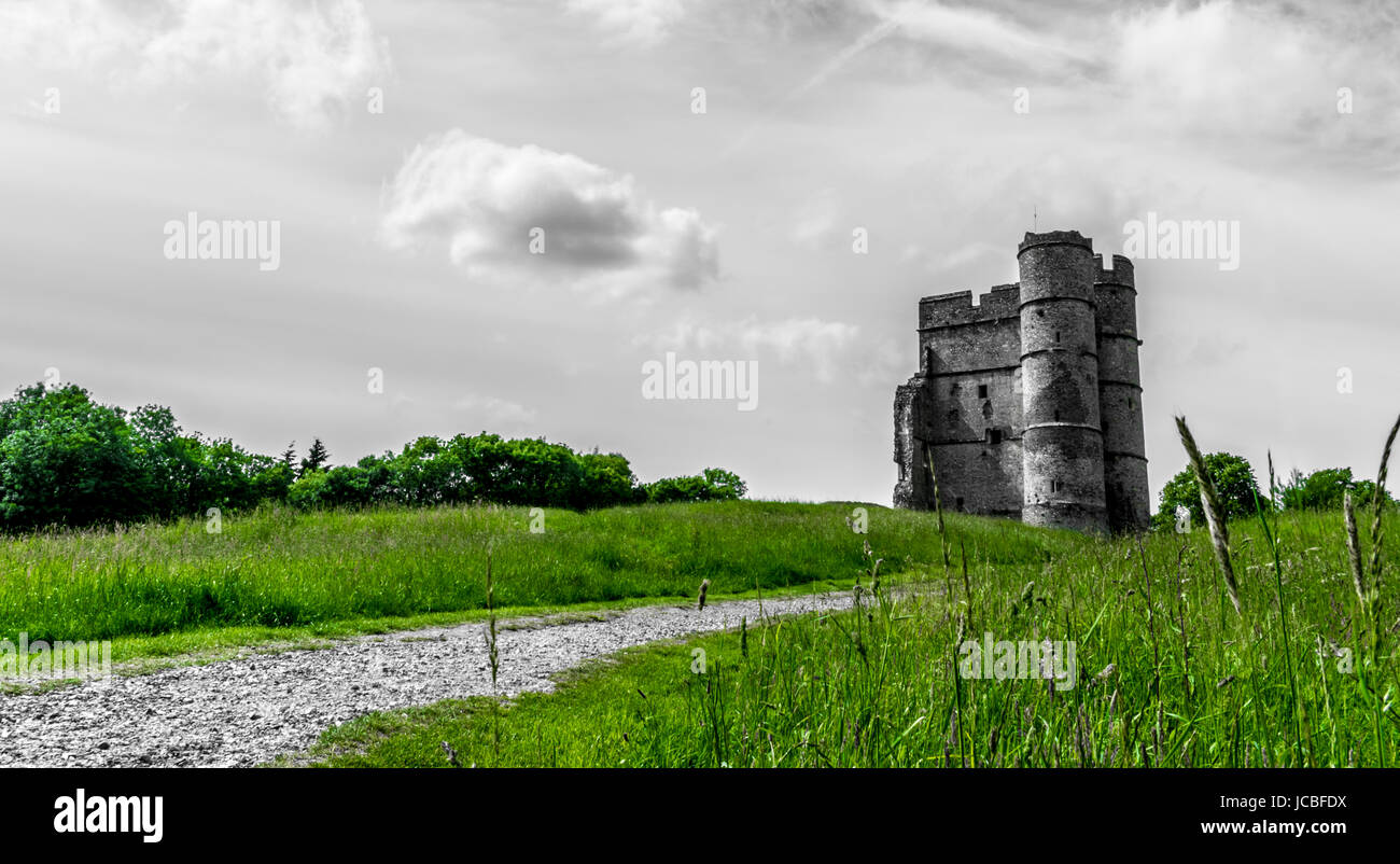El Donnington Castle, Newbury con el cielo azul Foto de stock