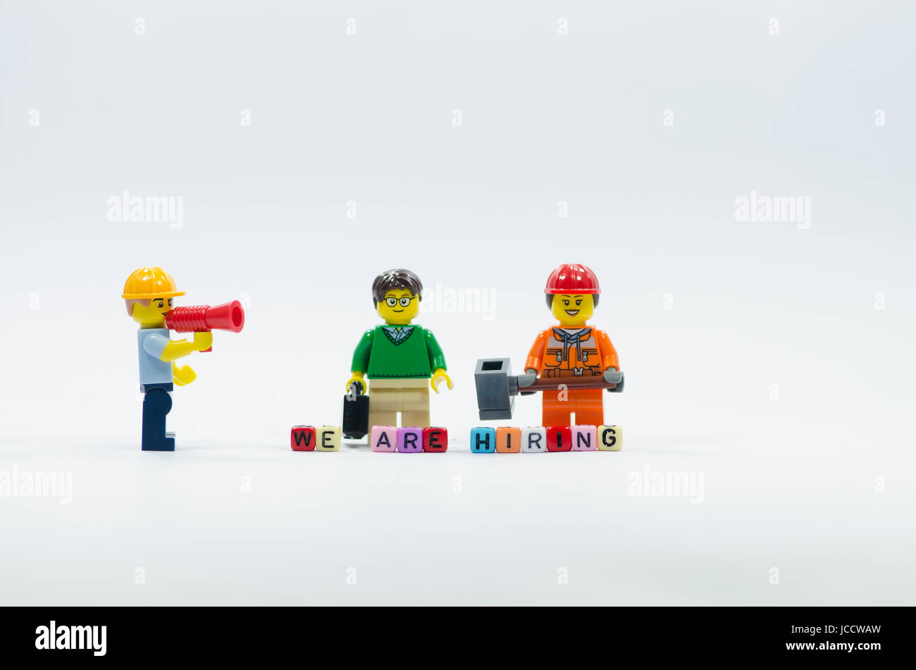 Lego minifigures con word estamos contratando Foto de stock