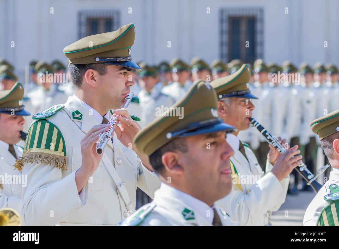 Los guardias, desfile, cambiar Wachwechsel am Präsidentenpalast La Moneda, Santiago de Chile Foto de stock