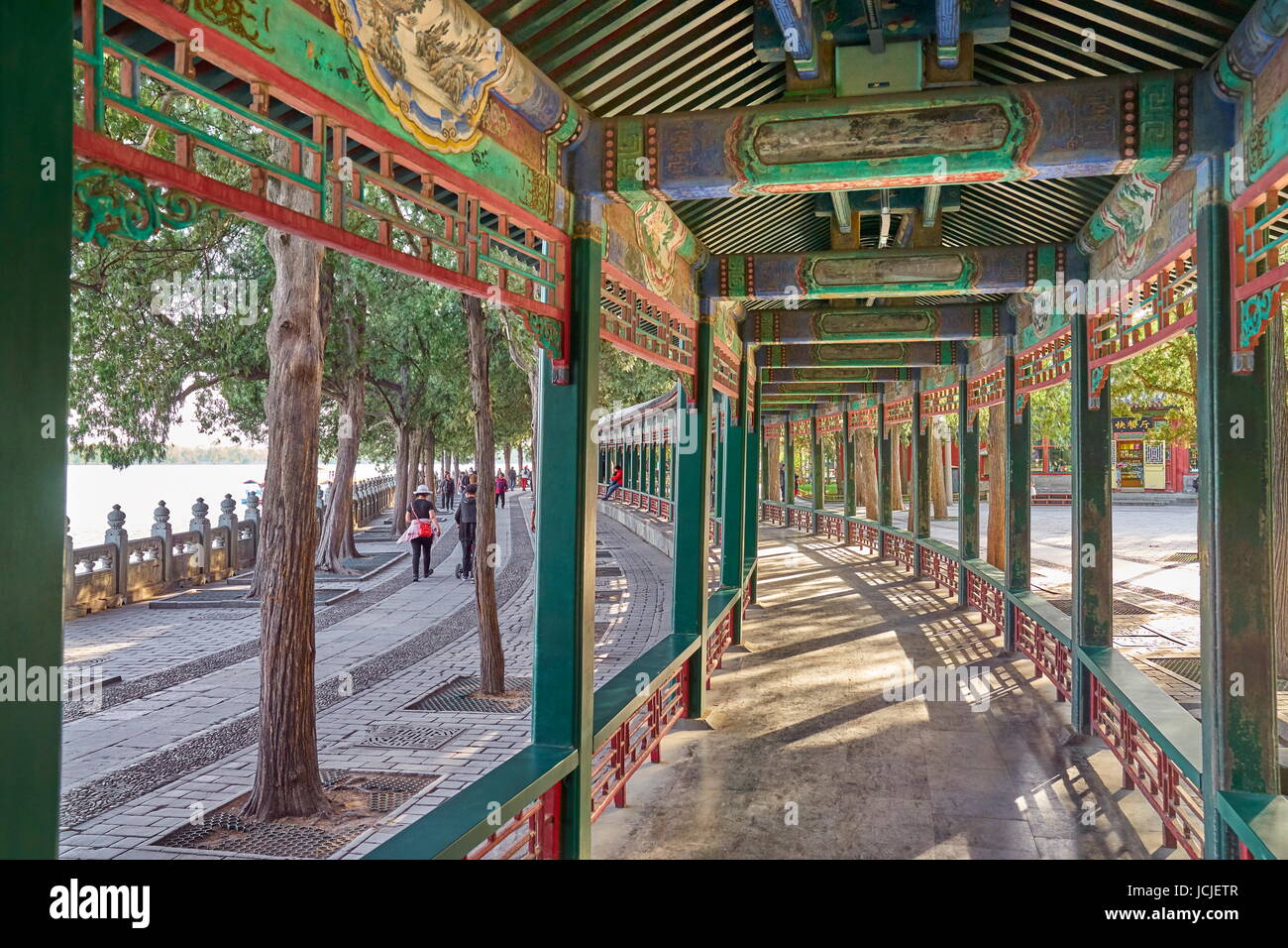 El largo pasillo, Palacio de Verano, Beijing, China Foto de stock