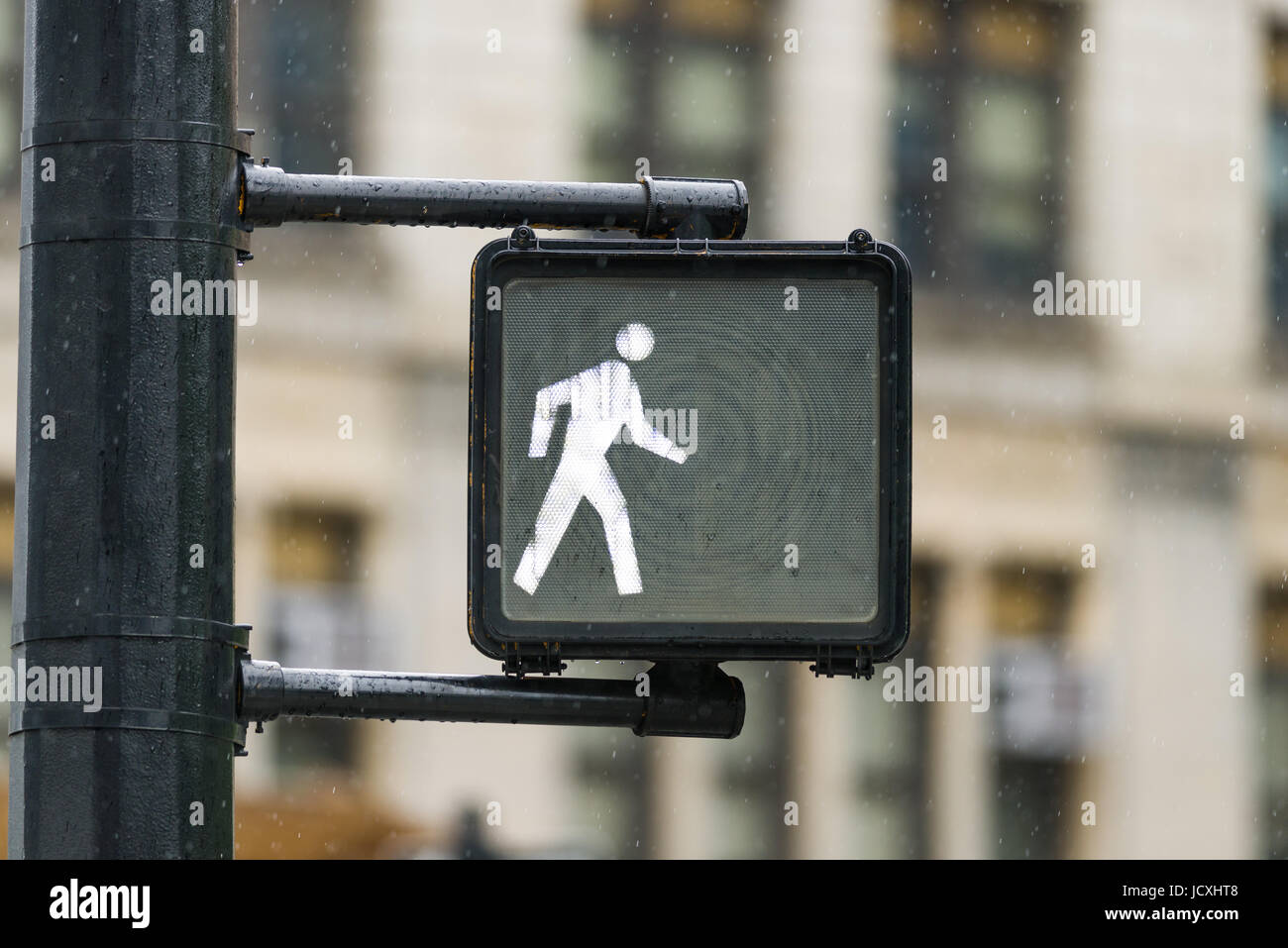 Luz de señal de cruce peatonal, Nueva York, Estados Unidos de América Foto de stock