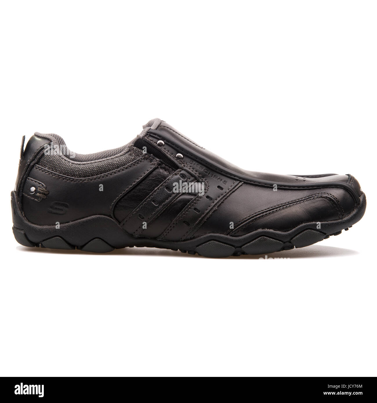 Diámetro Skechers zapatos de hombre de cuero negro - 61779-BLK Fotografía  de stock - Alamy