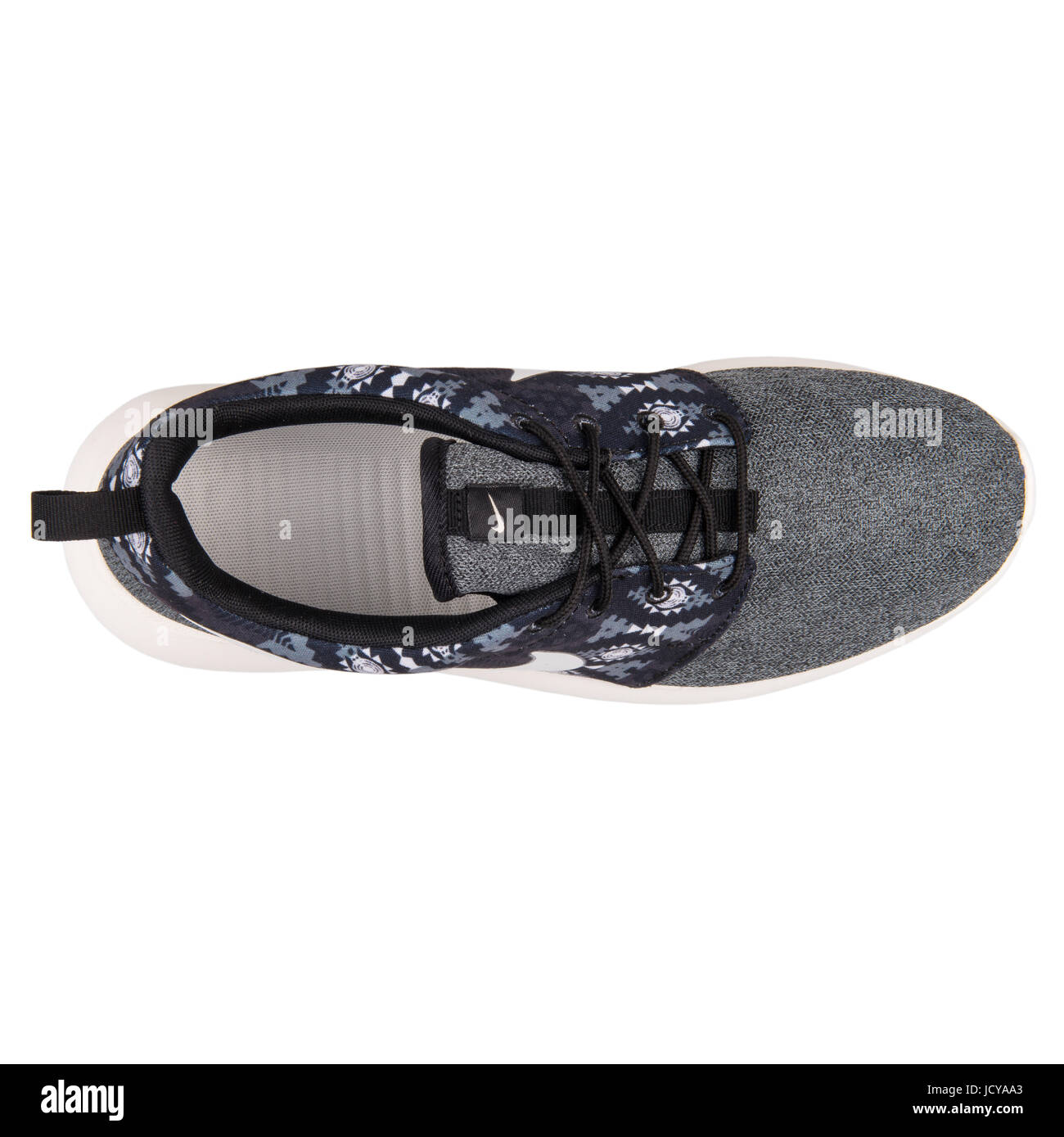 Nike Roshe uno imprimir en negro, gris y blanco para hombres calzados  running - 655206-012 Fotografía de stock - Alamy