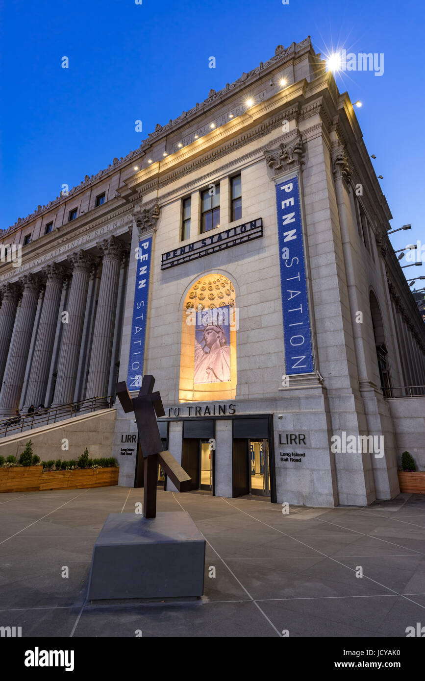 New York City, NY - Junio 15, 2017: el recién inaugurado renovado entrada oeste de la Estación Penn en el James A. Farley Post Office, Manhattan, Ciudad de Nueva York Foto de stock