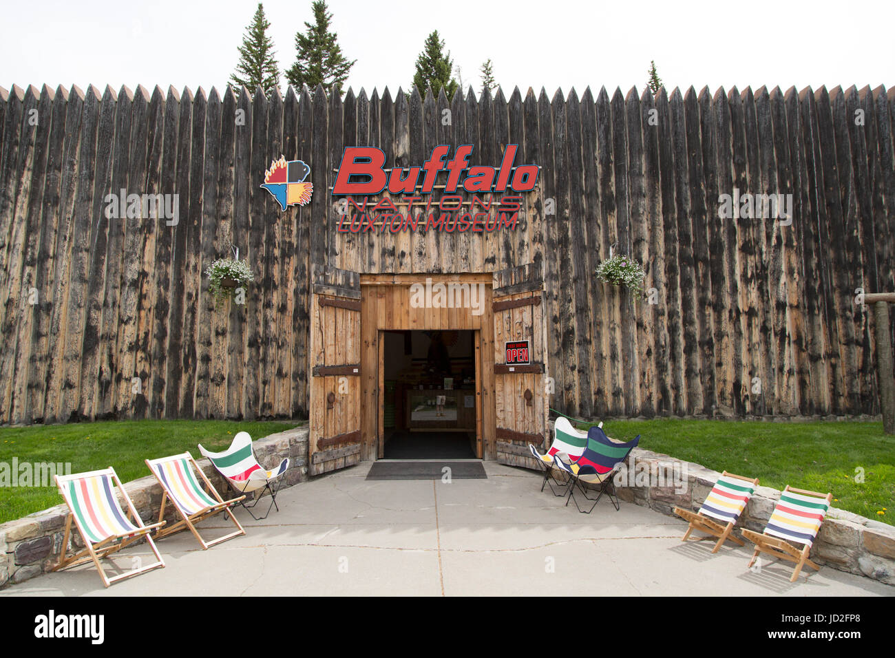 Entrada del Buffalo Unidas Luxton Museum en Banff, en Alberta, Canadá. El Museo interpreta el patrimonio de las Primeras Naciones. Foto de stock